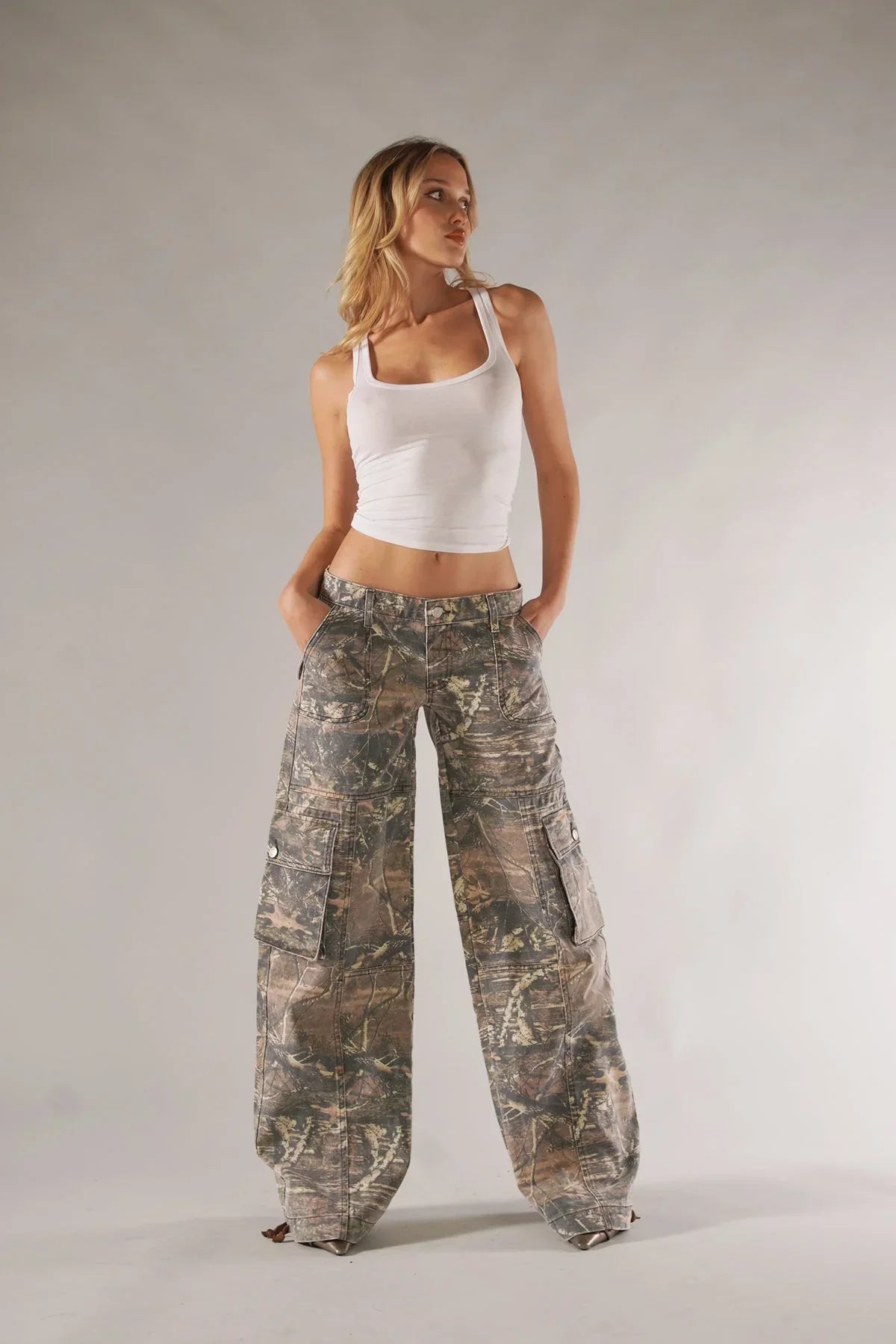Baggy Cargohose Damen – Camouflage Hose im Y2K Streetstyle mit Taschen