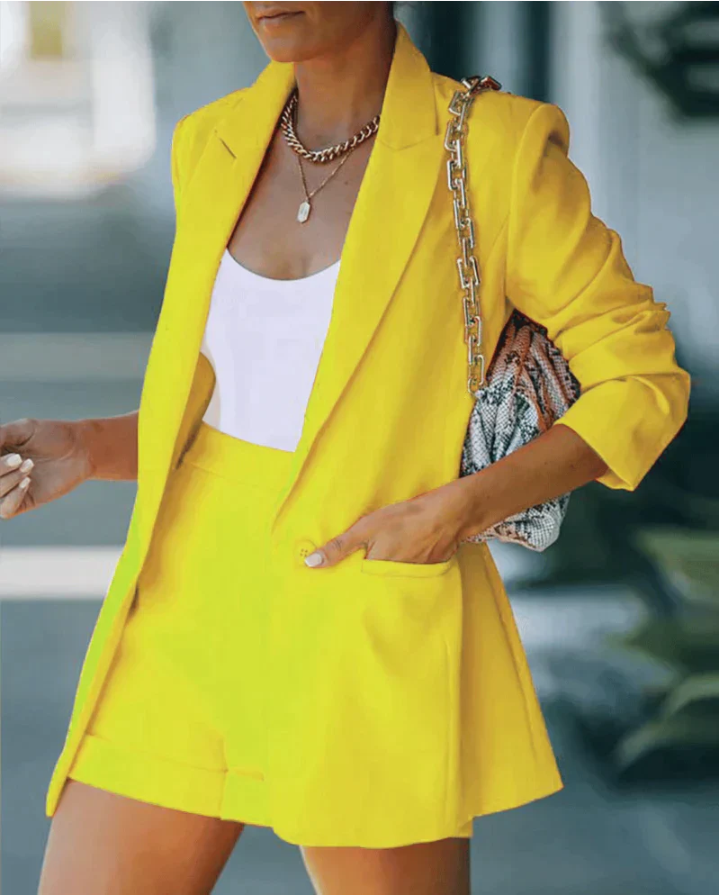 Zweiteiliges Damen Set mit Blazer & Shorts – Eleganter Sommeranzug im Business Chic Look