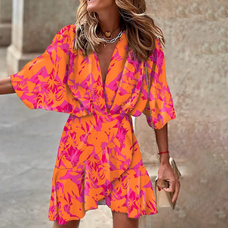 Tropisches Minikleid mit Kimonoärmeln & V-Ausschnitt – Luftiges Sommerkleid für Urlaub, Strand & City Looks