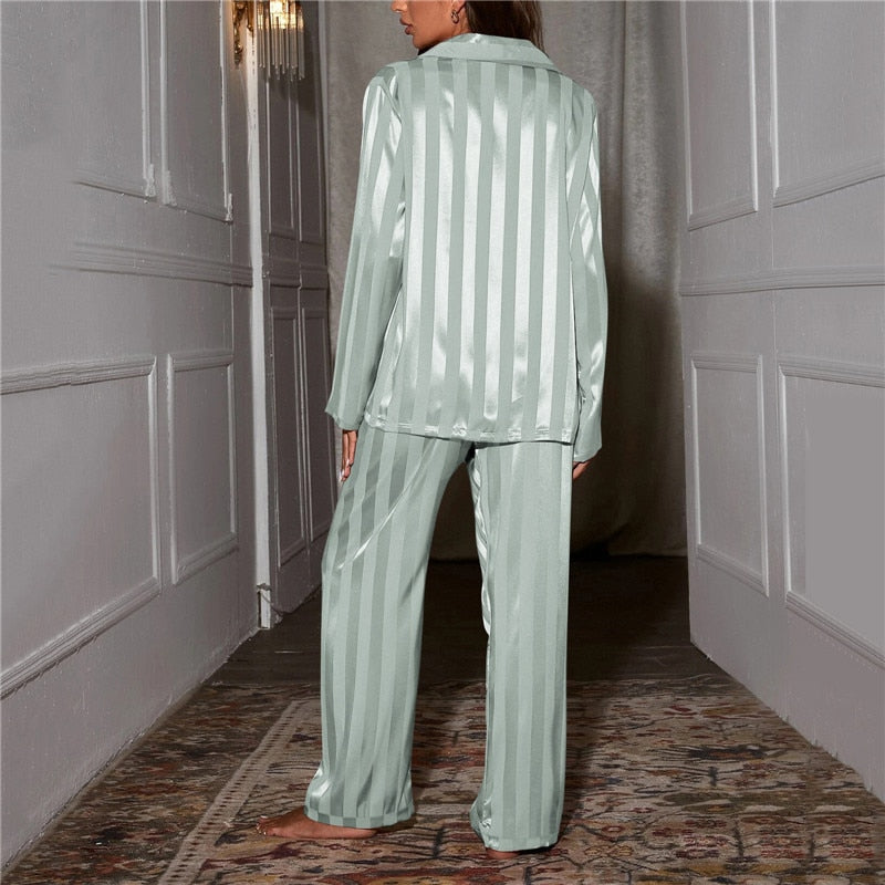 Zweiteiliges Damen Satin Schlafanzug Set – Langarm Pyjama mit Knopfleiste & Hose für Nacht & Lounge
