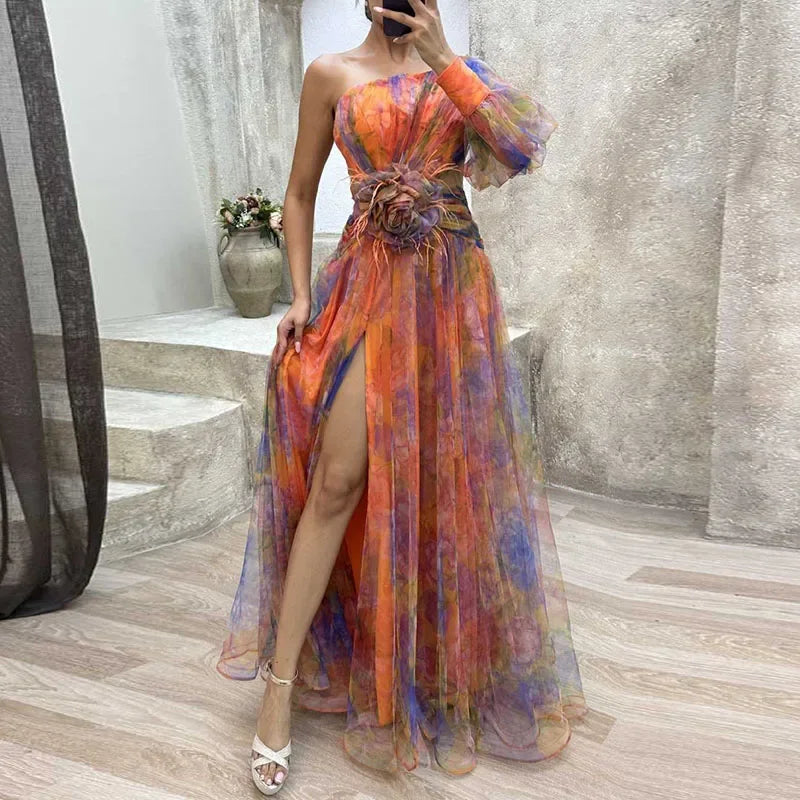 Asymmetrisches Abendkleid mit Blumentüll & Schlitz – Elegante Maxilänge für besondere Anlässe