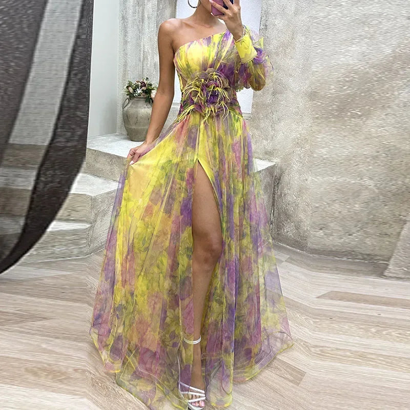 Asymmetrisches Abendkleid mit Blumentüll & Schlitz – Elegante Maxilänge für besondere Anlässe