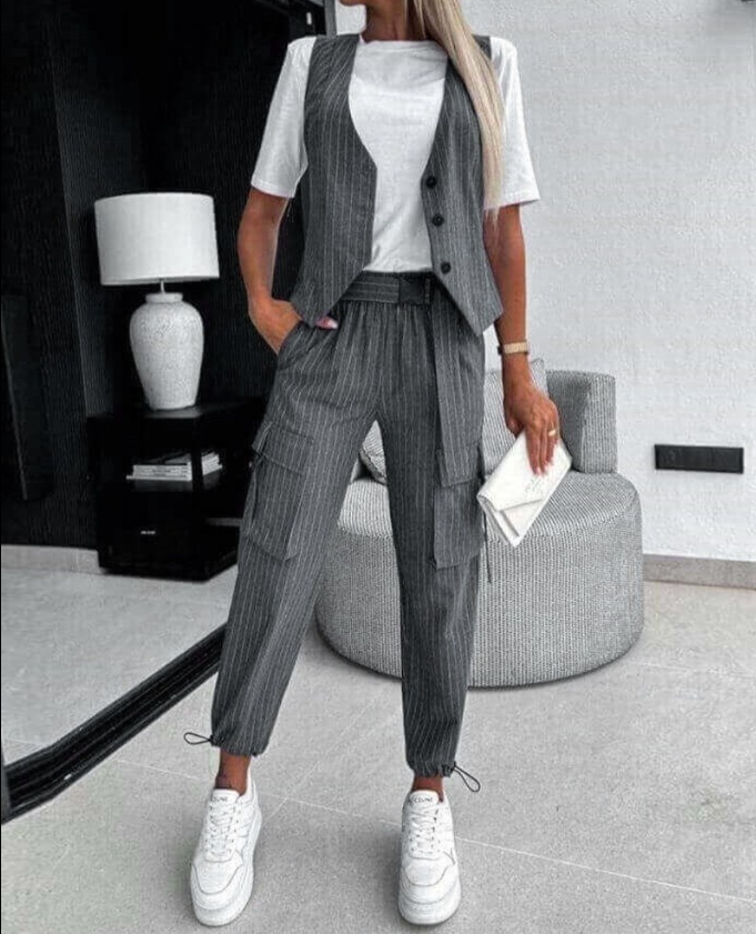 Zweiteiliges Damen Set mit Nadelstreifen – Ärmelloses Weste-Top & Cargo-Hose im Business-Casual Stil