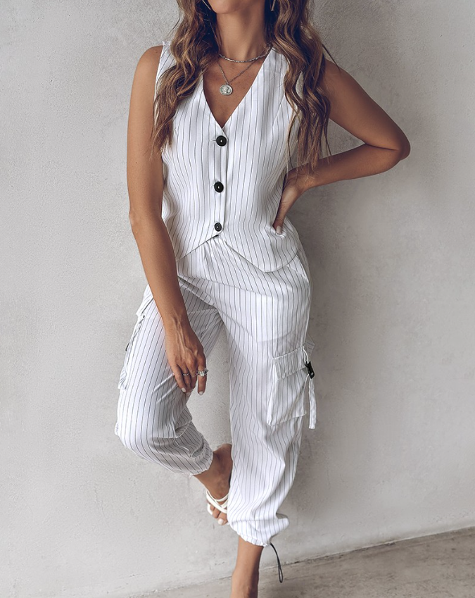 Zweiteiliges Damen Set mit Nadelstreifen – Ärmelloses Weste-Top & Cargo-Hose im Business-Casual Stil