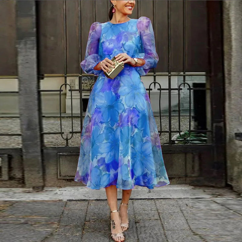 Elegantes Midikleid mit floraler Transparenz und langen Ärmeln