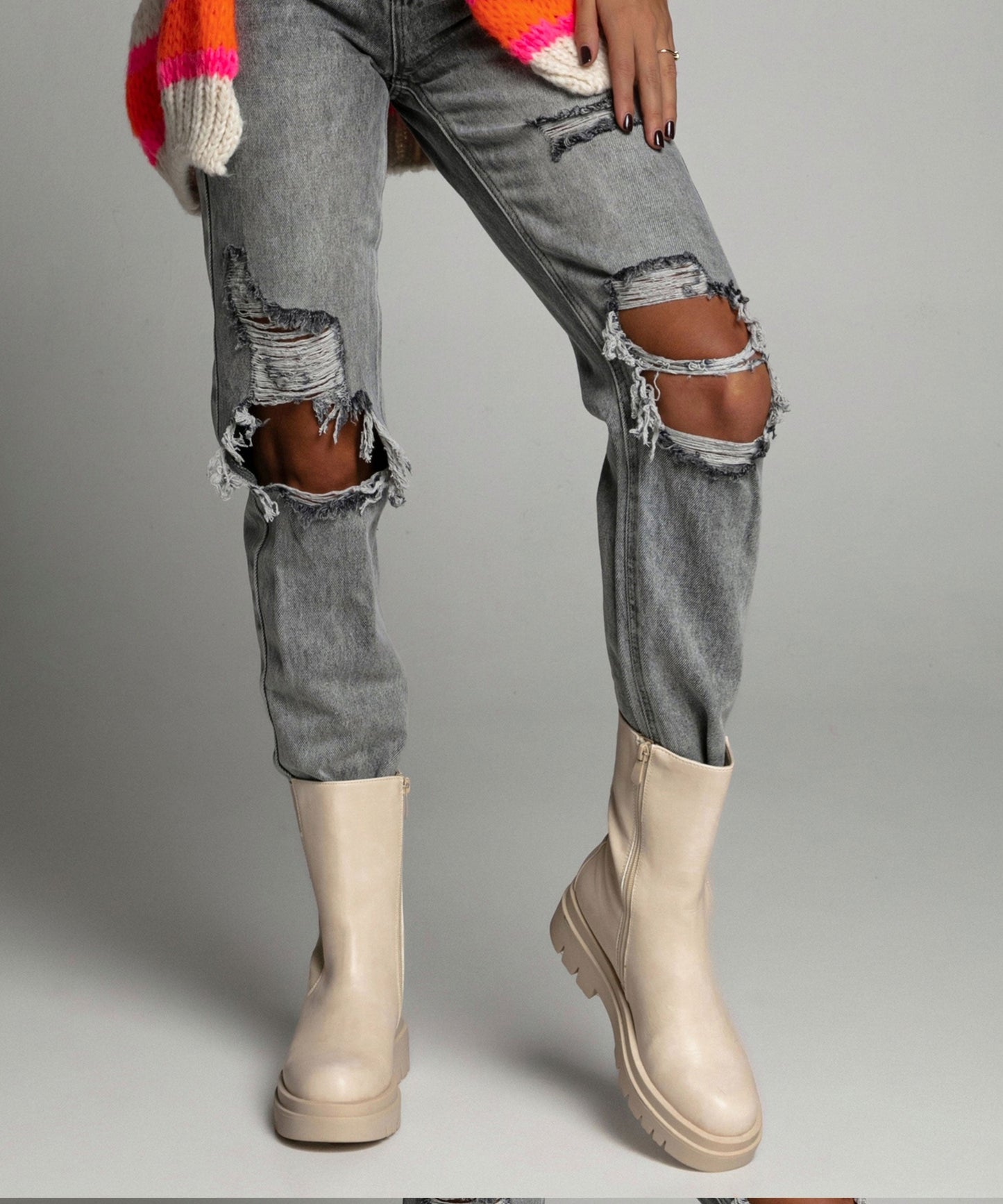 Lange beige Stiefel