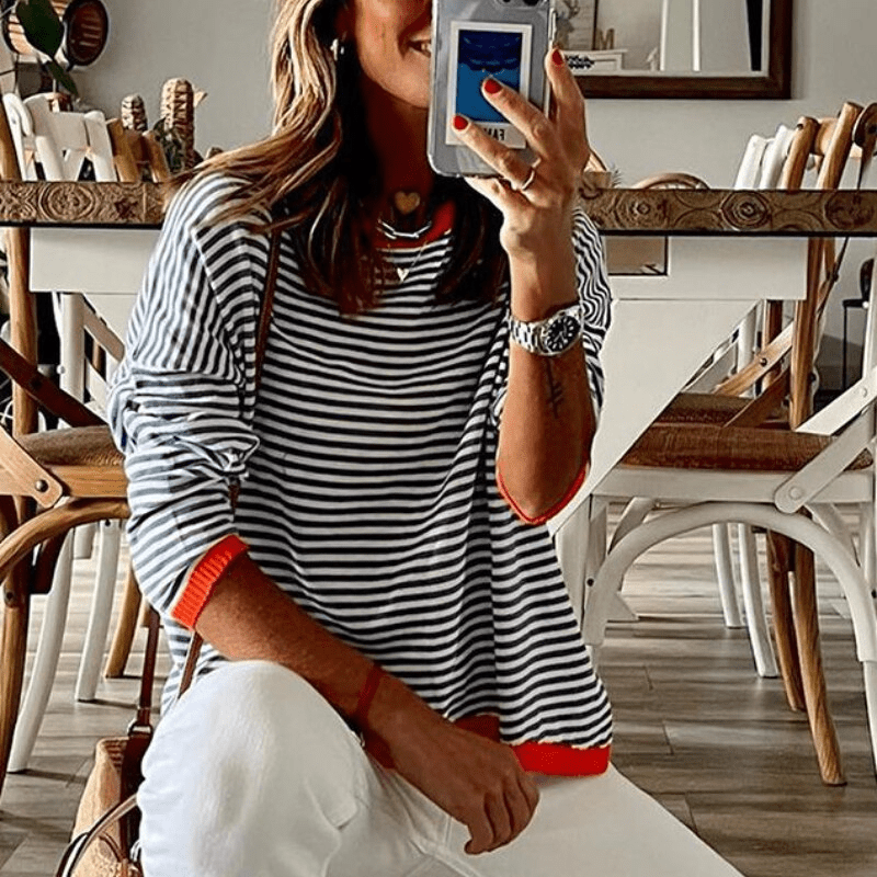 Inès Lavigne® - Blau gestreifter Pullover mit orangefarbenem Rand