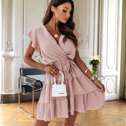 Kurzes Damen Wickelkleid mit Rüschen & Taillengürtel – Luftiges Sommerkleid für Urlaub, Alltag & City Looks