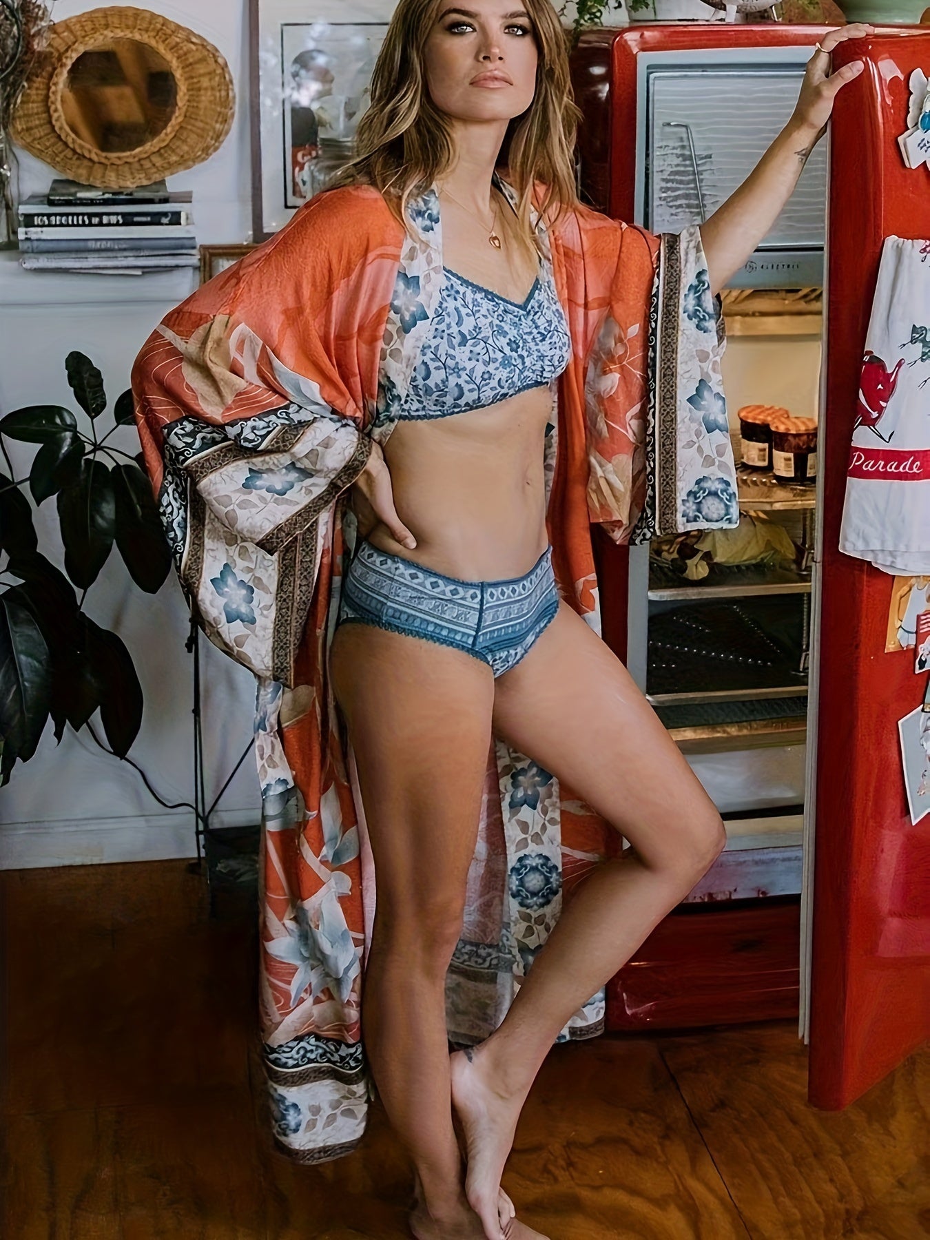 Langer Kimono mit Blumenmuster – Boho Maxikleid mit Gürtel und weitem Schnitt