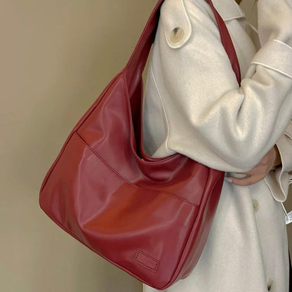 Minimalistische Schultertasche aus veganem Leder – Retro Hobo Bag für Damen