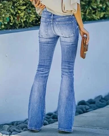 Modische High-Waist Schlagjeans für Damen mit Knopfleiste, figurbetontem Schnitt und ausgestelltem Bein für einen Retro-Style