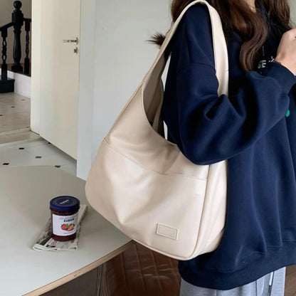 Minimalistische Schultertasche aus veganem Leder – Retro Hobo Bag für Damen