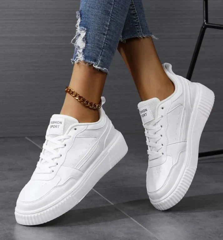 Damen Sneaker mit Plateau-Sohle – Retro Streetstyle Turnschuhe mit Wildleder-Details & Schnürung