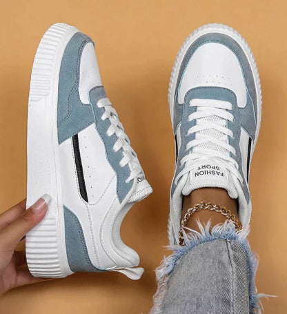 Damen Sneaker mit Plateau-Sohle – Retro Streetstyle Turnschuhe mit Wildleder-Details & Schnürung