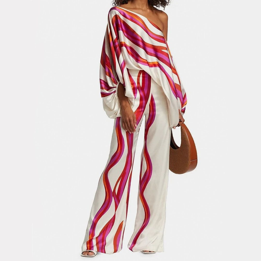 Off‑Shoulder‑Set mit Batwing‑Top & Palazzo‑Hose – Drapiertes Design & Statement‑Muster