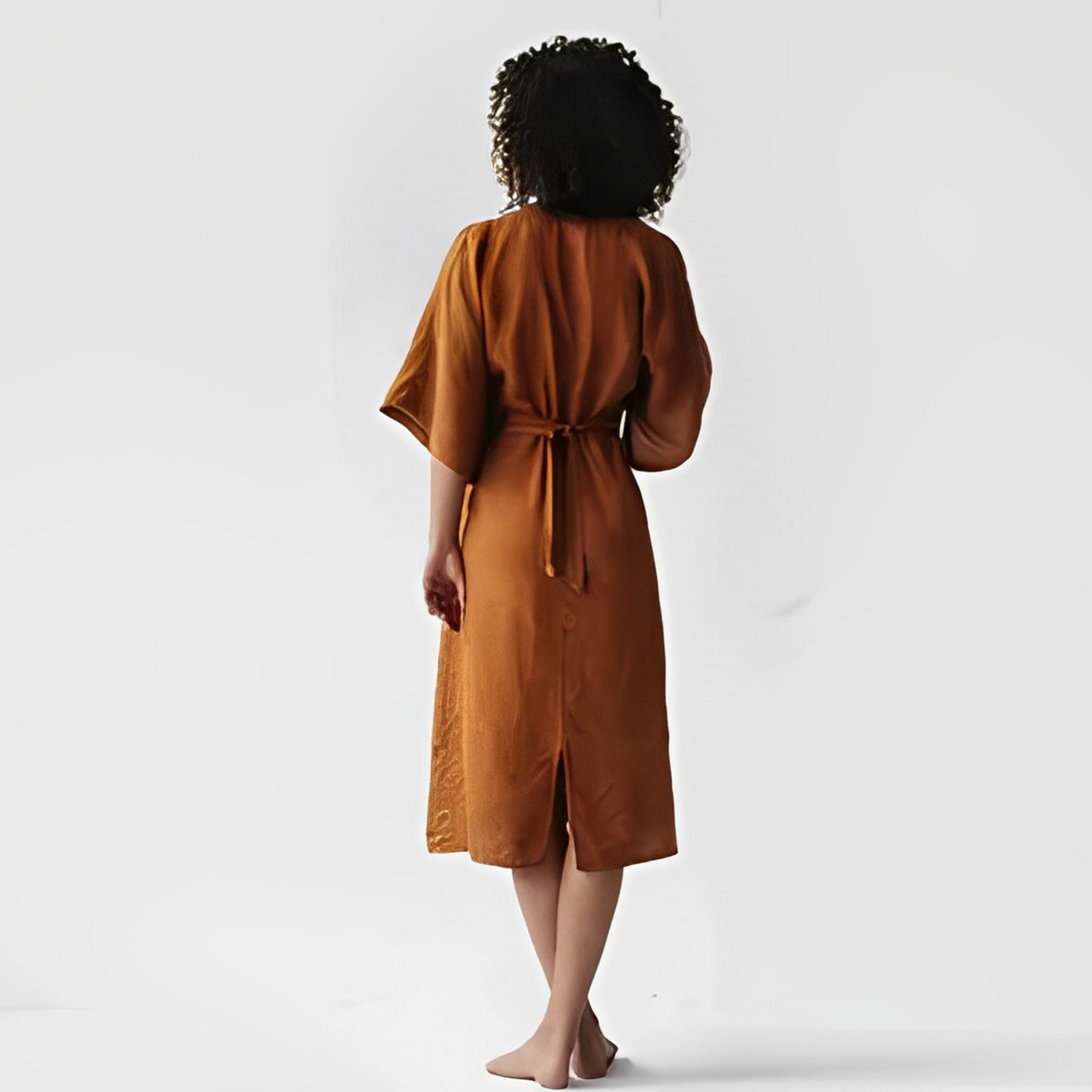 Leichtes Damen-Kleid mit V-Ausschnitt – Lockeres Leinen-Style Midikleid mit weitem Ärmel
