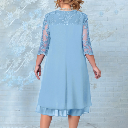 Juliann – Elegantes Übergrößen-Kleid mit Blumenstickerei