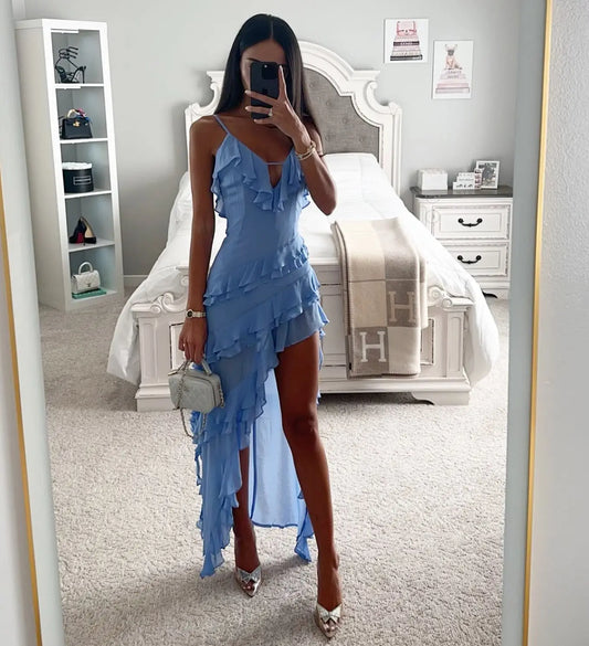 Asymmetrisches Rüschenkleid mit V-Ausschnitt & Spaghettiträgern – High-Low Abendkleid für Damen