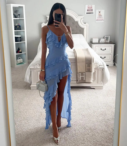Asymmetrisches Rüschenkleid mit V-Ausschnitt & Spaghettiträgern – High-Low Abendkleid für Damen