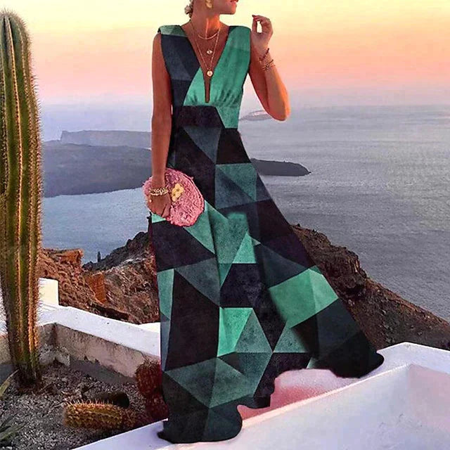 Maxikleid mit mediterranem Ornamentmuster & V-Ausschnitt – Sommer Must-Have