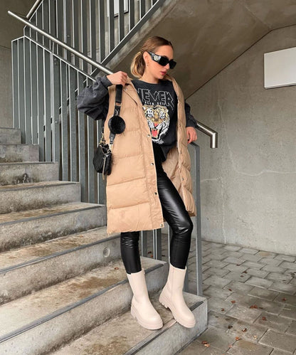 Lange beige Stiefel