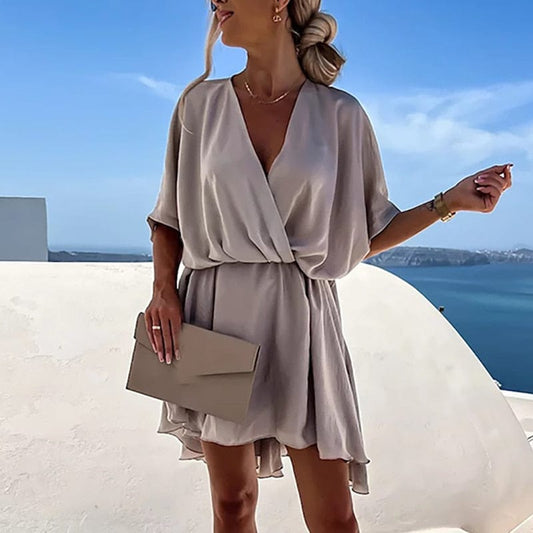 Luftiges Minikleid mit V-Ausschnitt & Fledermausärmeln – Sommerkleid für Urlaub, Strand & City Looks
