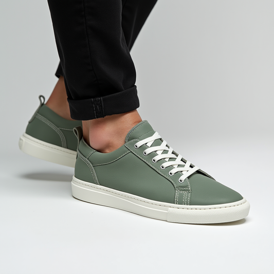 Minimalistische Low‑Top Sneaker für Herren mit cleanem Design